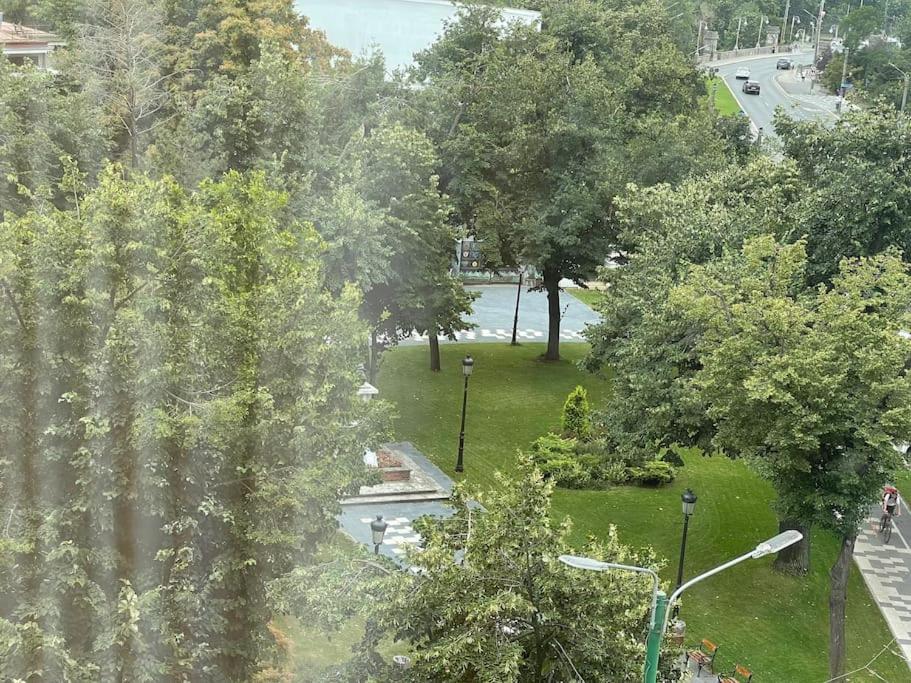 טימישוארה Apartment Superb Intr-O Locatie Premium מראה חיצוני תמונה